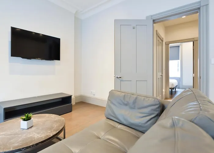 Soho Deluxe 1 Bedroom Apartment By Concept Apartments